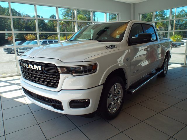 New 2026 RAM 1500 4x4 Crew Cab image 4