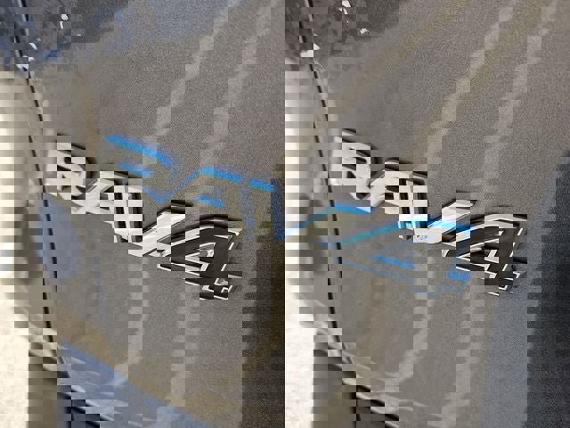 Used 2021 Toyota RAV4 XLE image 36