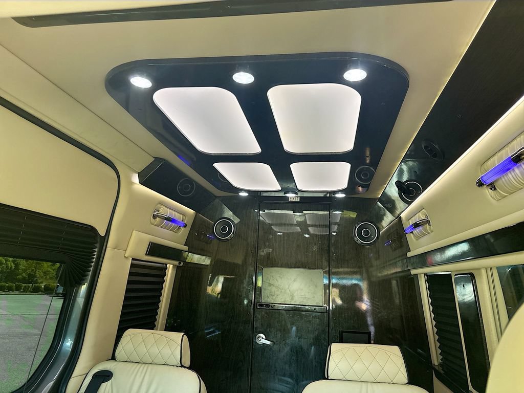 Used 2022 Mercedes-Benz Sprinter 2500 image 64