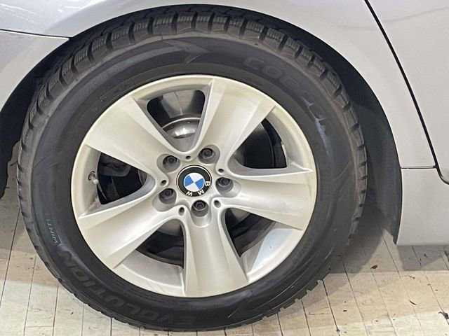 Used 2012 BMW 528i xDrive Sedan AWD/4WD image 14