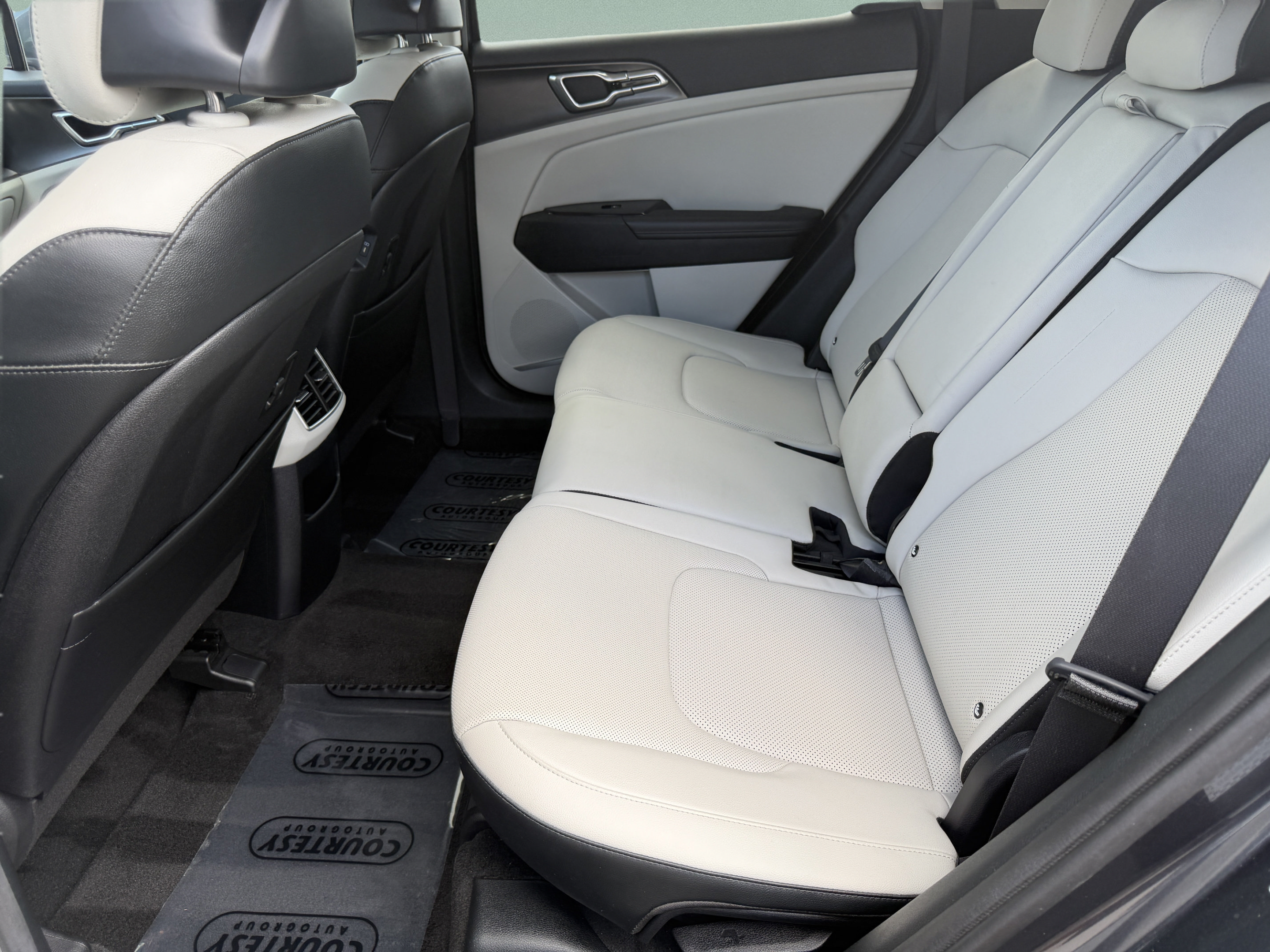 Certified 2023 Kia Sportage EX FWD image 15