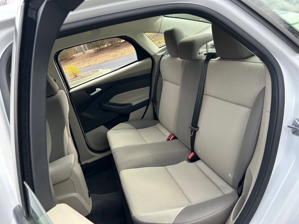 Used 2013 Ford Focus SE image 32