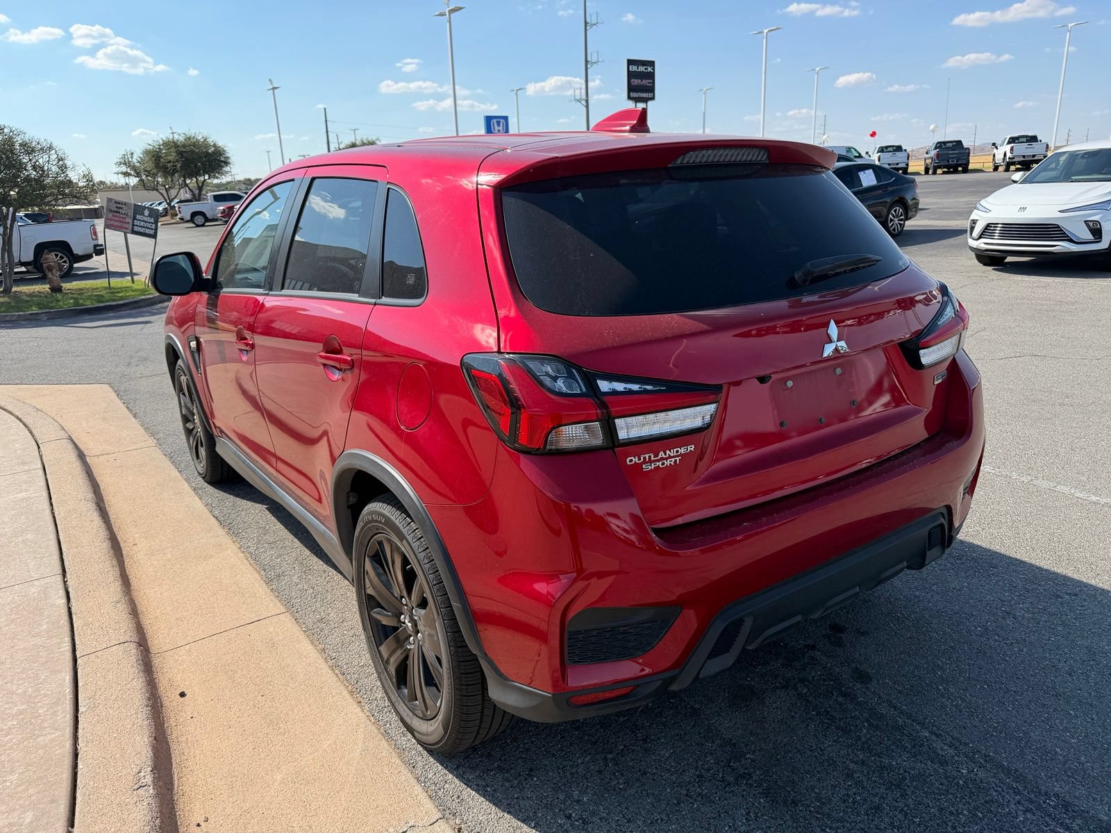 Used 2025 Mitsubishi Outlander Sport LE AWD/4WD image 5