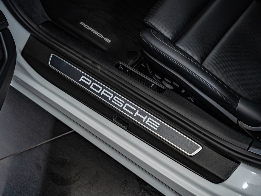 Certified 2025 Porsche 911 Carrera RWD image 45