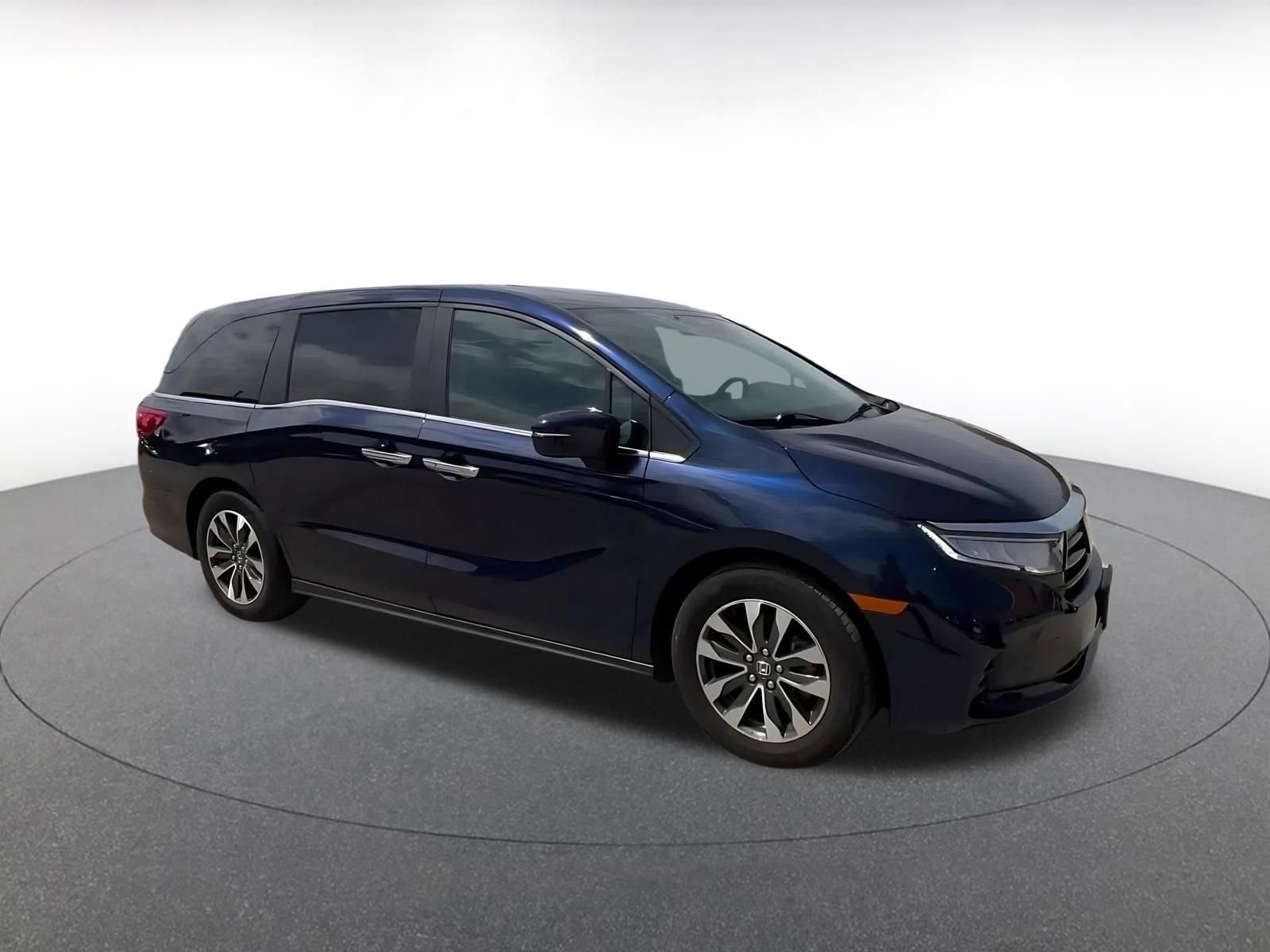Used 2024 Honda Odyssey EX-L image 2