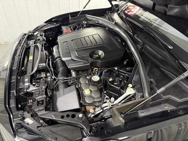 Used 2019 Jaguar F-PACE Premium image 30