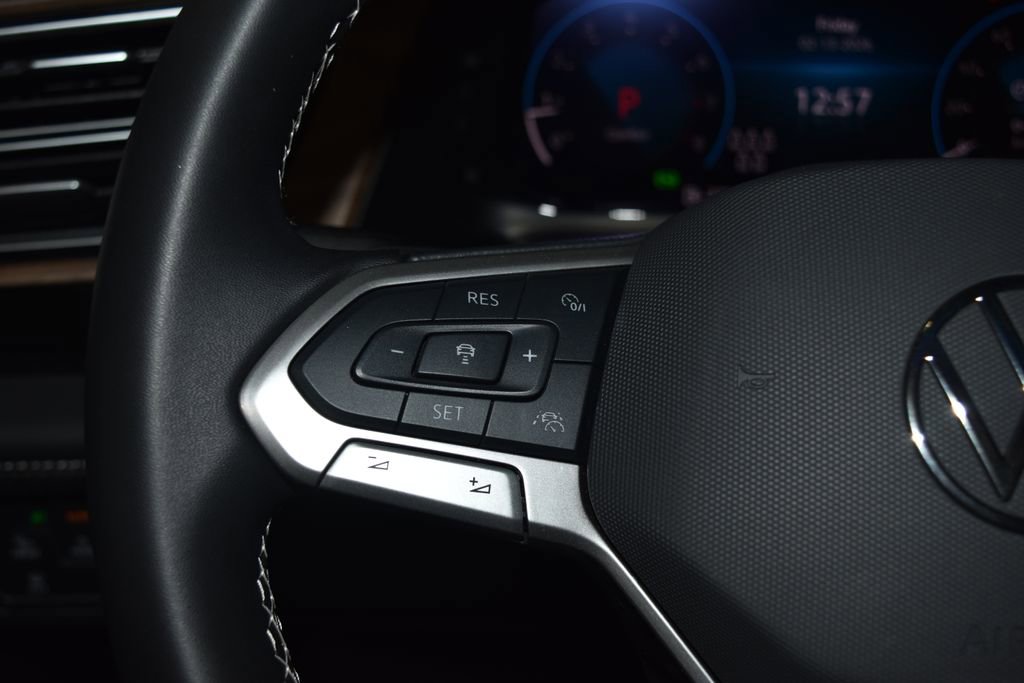 Used 2025 Volkswagen Atlas SE image 7