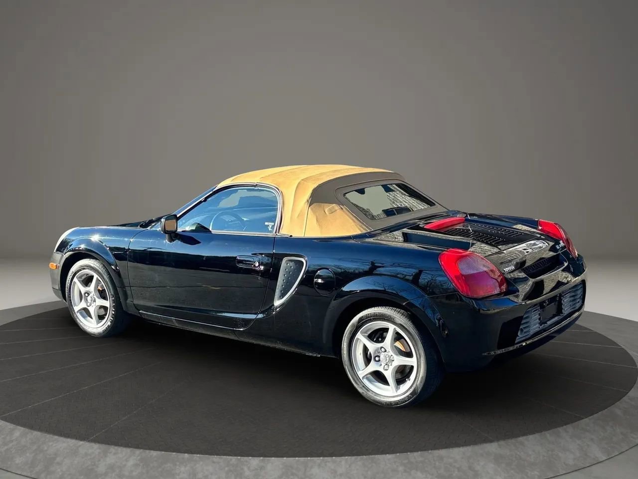 Used 2002 Toyota MR2 image 11