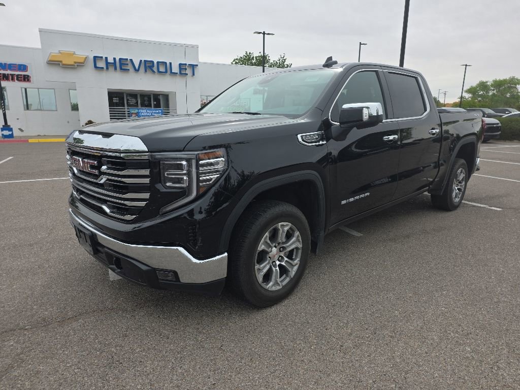 Certified 2025 GMC Sierra 1500 SLT AWD/4WD image 1