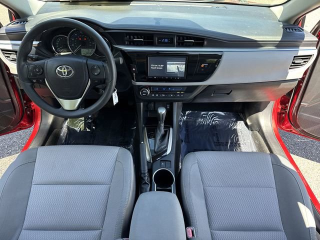 Used 2015 Toyota Corolla LE FWD image 9