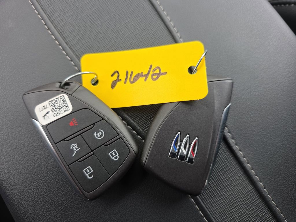 Used 2025 Buick Enclave Preferred image 11