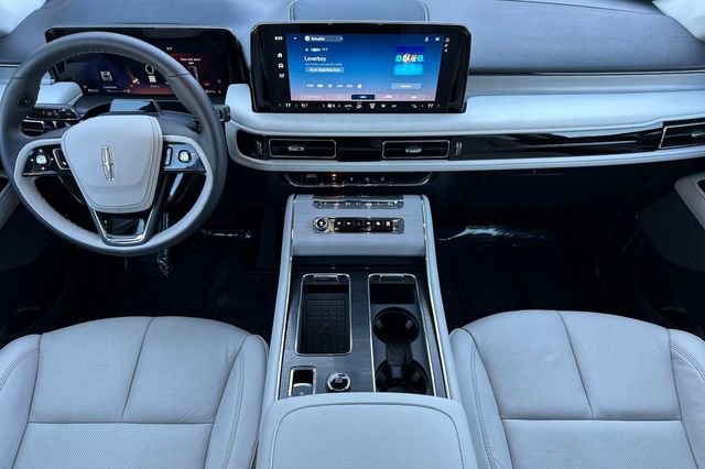 Used 2025 Lincoln Aviator Reserve w/ Jet Appearance Package image 5