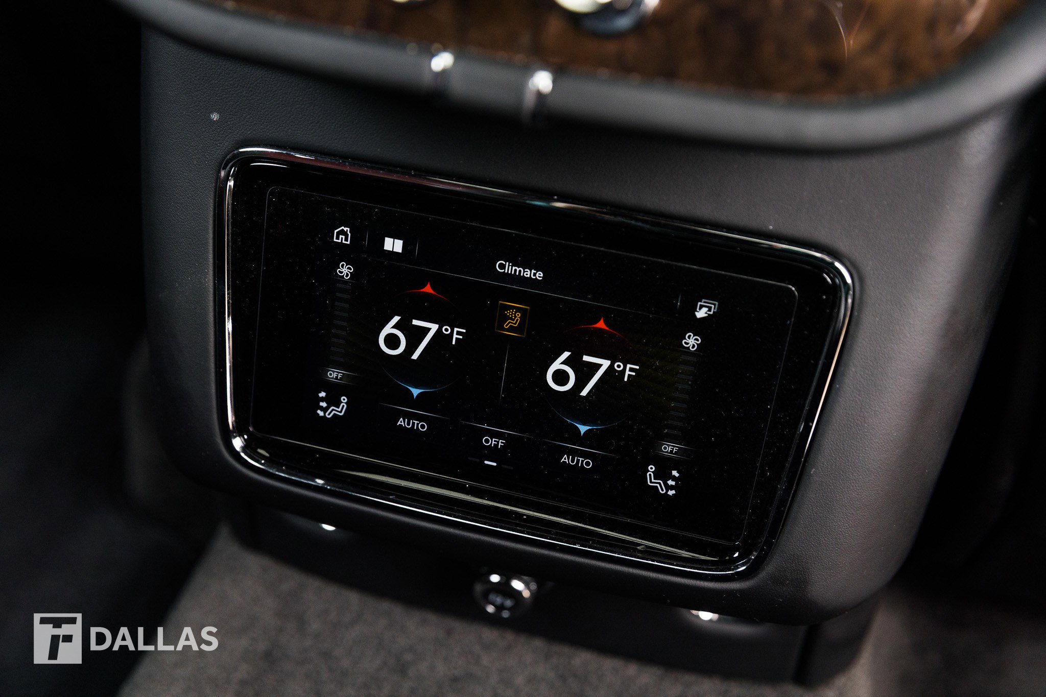 Used 2025 Bentley Bentayga image 34