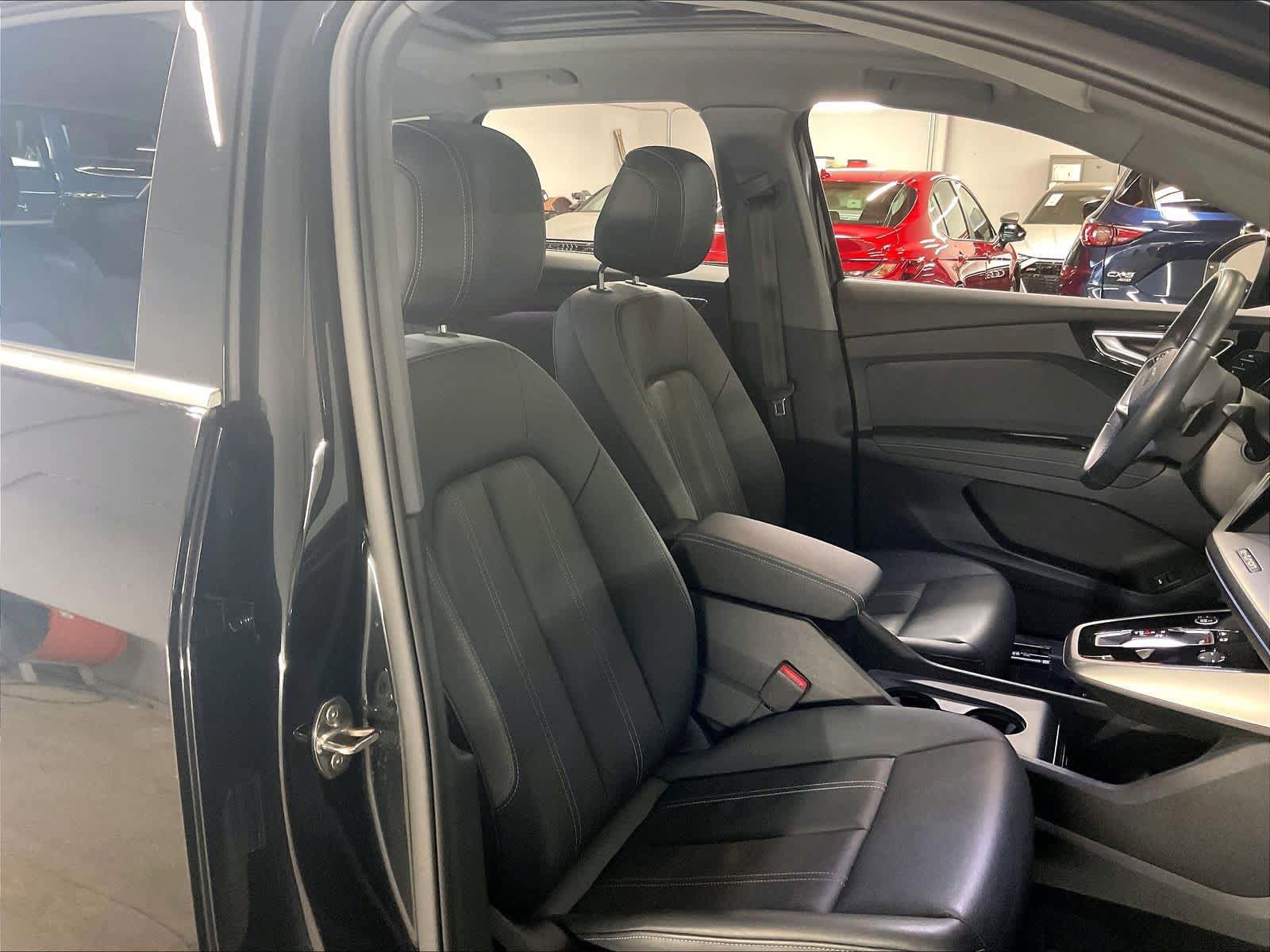 Used 2023 Audi Q4 e-tron Premium Plus w/ Premium Plus image 9