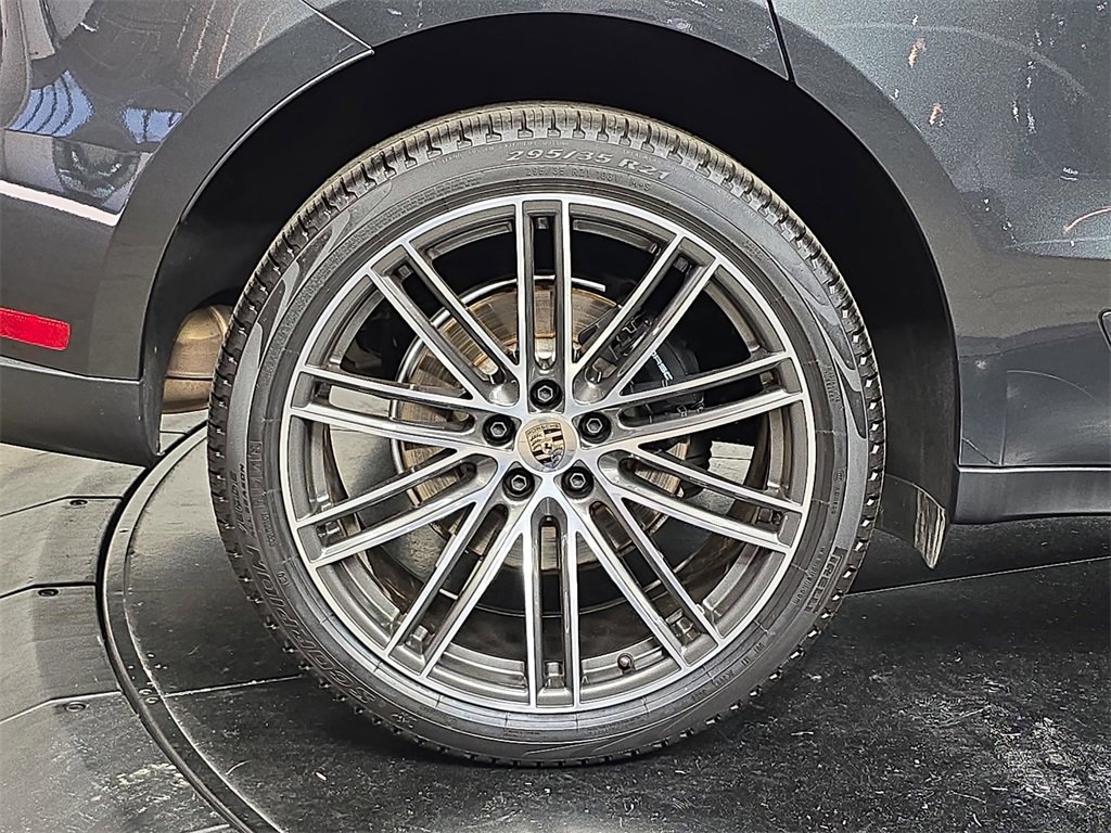 Used 2025 Porsche Macan image 29
