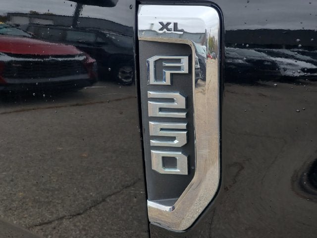 Used 2018 Ford F250 XL w/ FX4 Off-Road Package AWD/4WD image 28