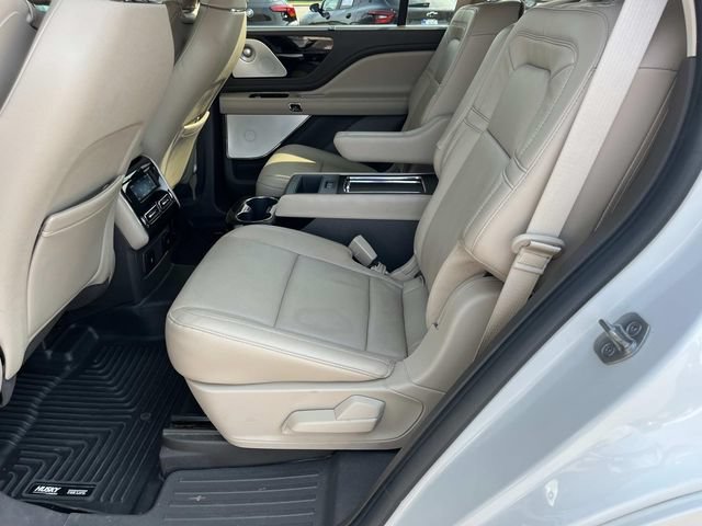 Used 2020 Lincoln Aviator Grand Touring w/ Equipment Group 302A AWD/4WD image 18