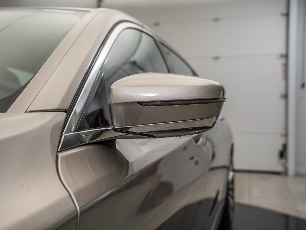 Used 2022 BMW 750i xDrive AWD/4WD image 9