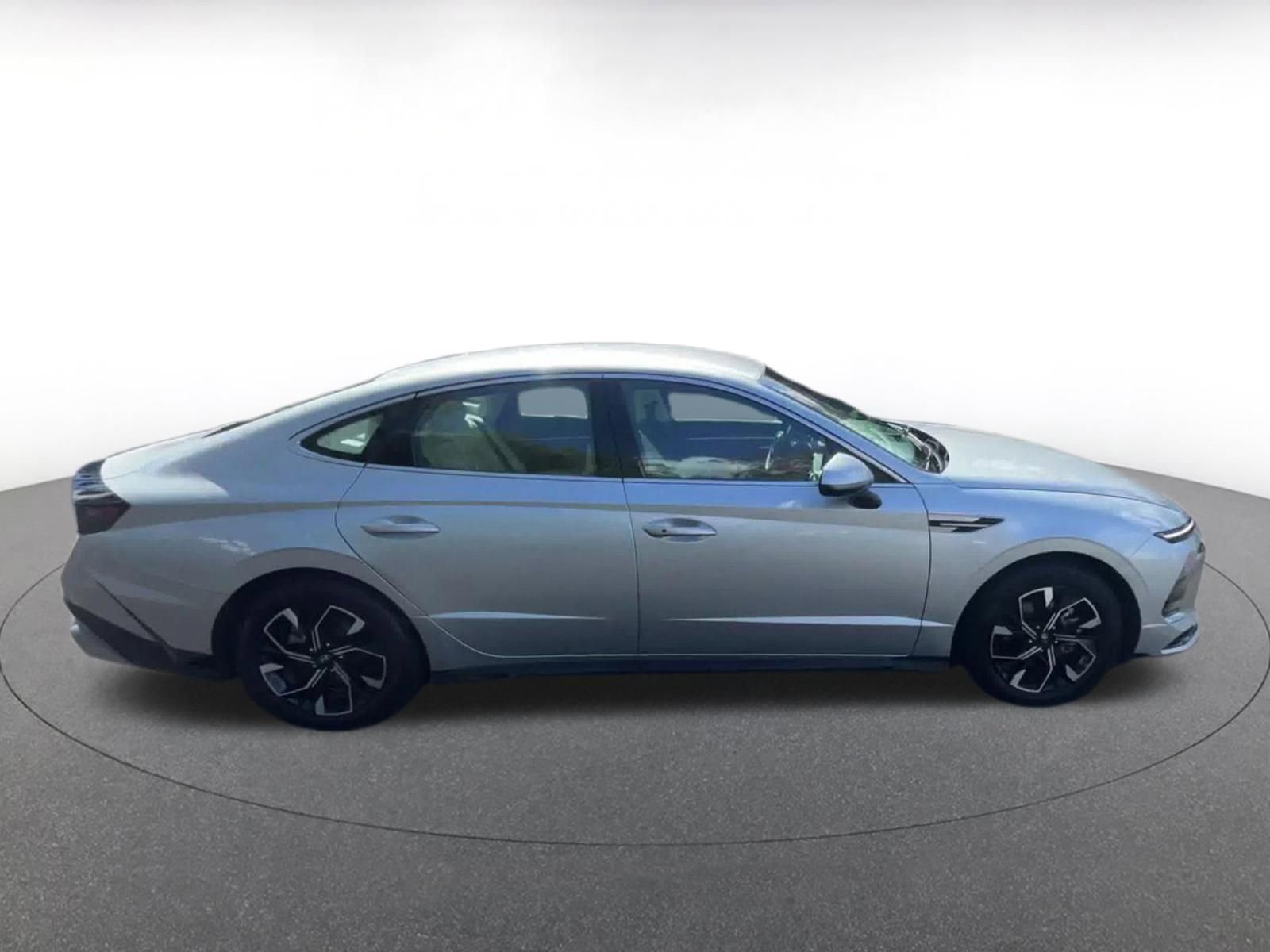 Used 2025 Hyundai Sonata SEL FWD image 16