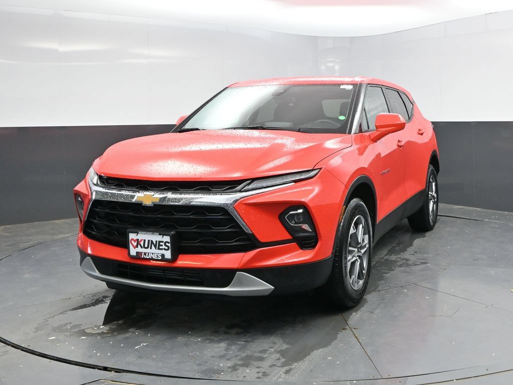Used 2025 Chevrolet Blazer LT FWD image 5