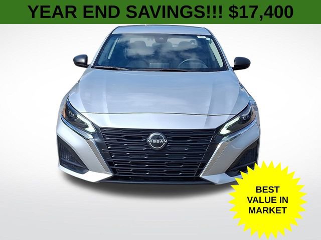 Used 2024 Nissan Altima 2.5 SV image 3