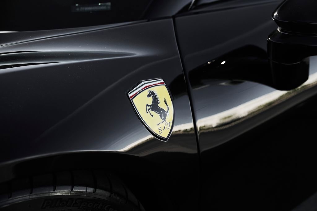 Used 2024 Ferrari SF90 Spider image 10