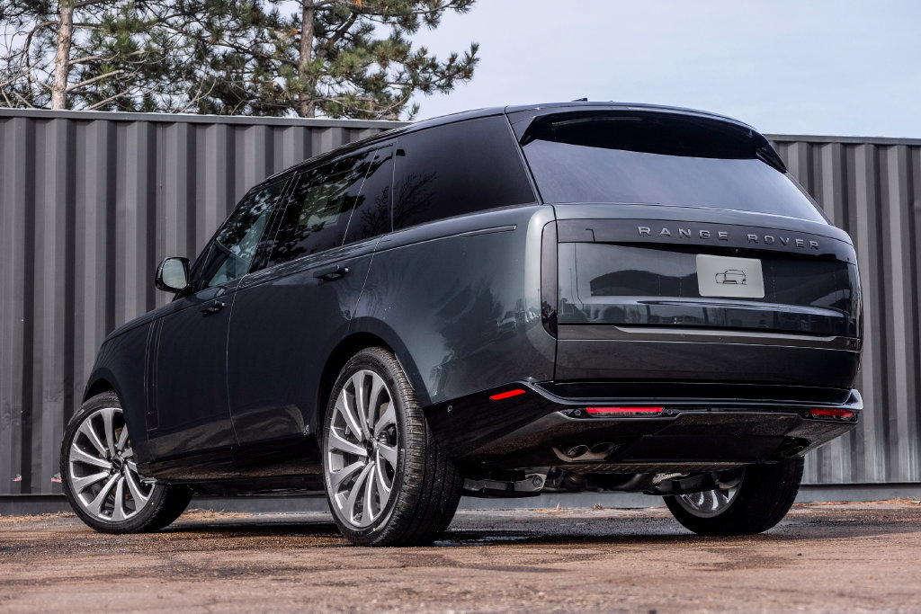 New 2026 Land Rover Range Rover Long Wheelbase SE AWD/4WD image 2
