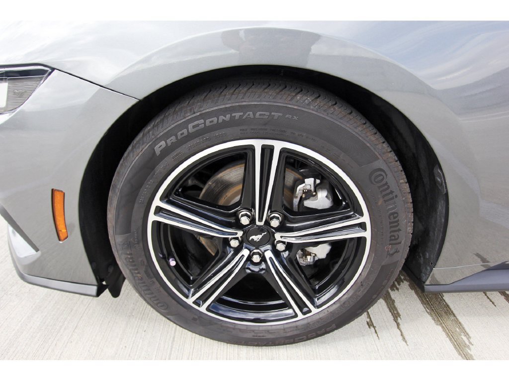 Used 2025 Ford Mustang Coupe RWD image 30