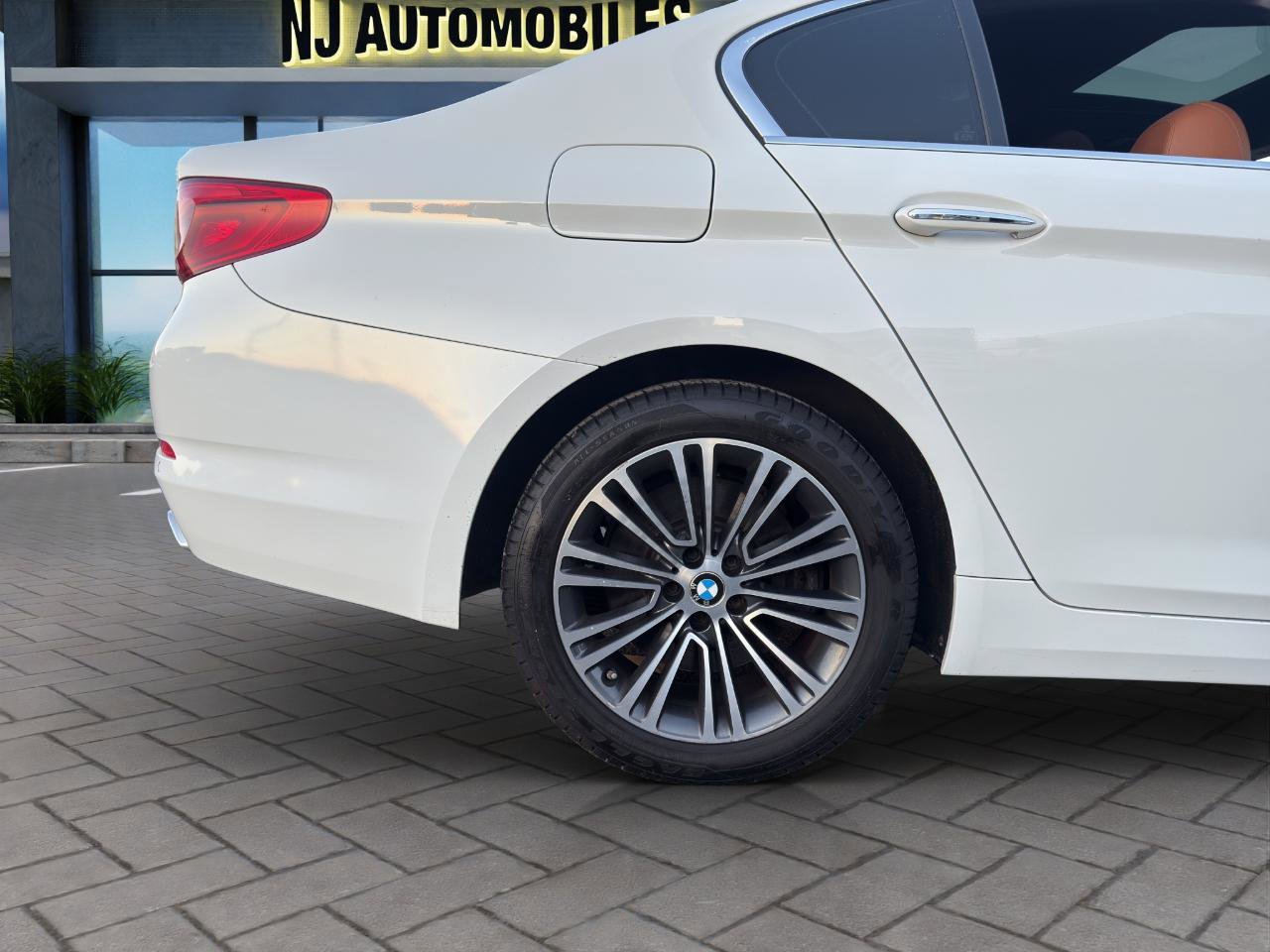 Used 2018 BMW 540i xDrive 540i xDrive Sedan w/ Premium Package image 25