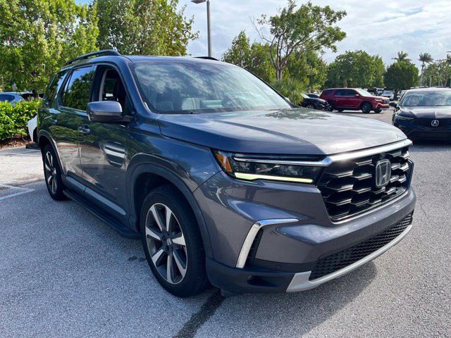 Used 2025 Honda Pilot Elite image 1