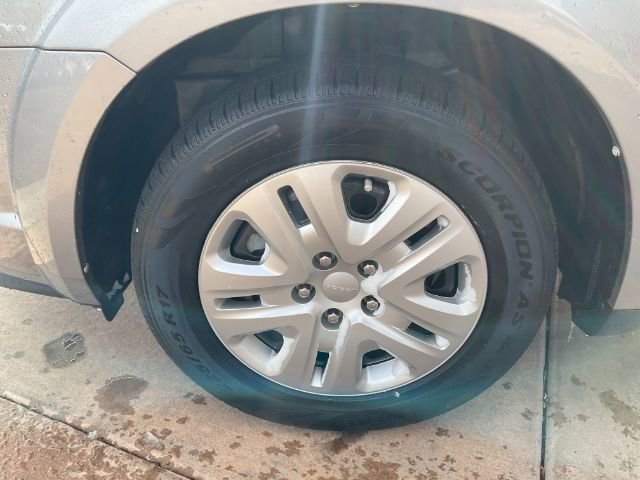 Used 2019 Dodge Journey SE FWD image 12