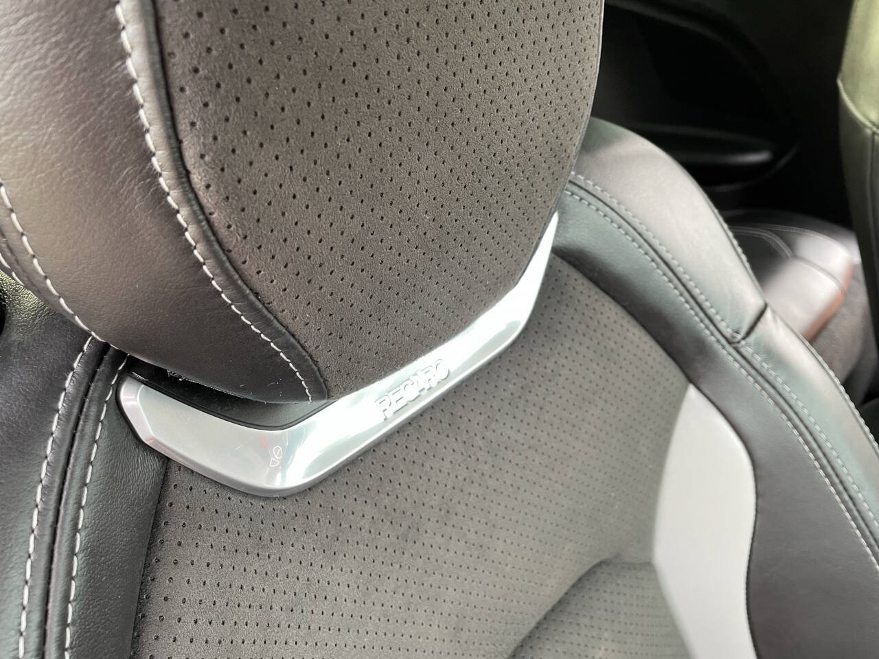 Used 2018 Chevrolet Camaro SS RWD image 42