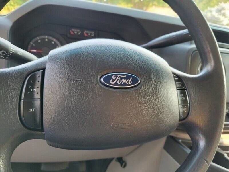 Used 2015 Ford E-350 and Econoline 350 Super Duty w/ Power Windows & Locks Group image 28