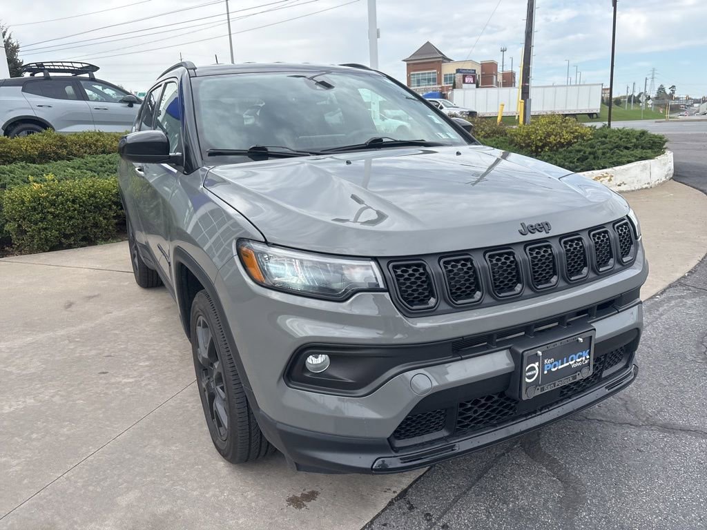 Used 2023 Jeep Compass Altitude w/ Convenience Group image 4