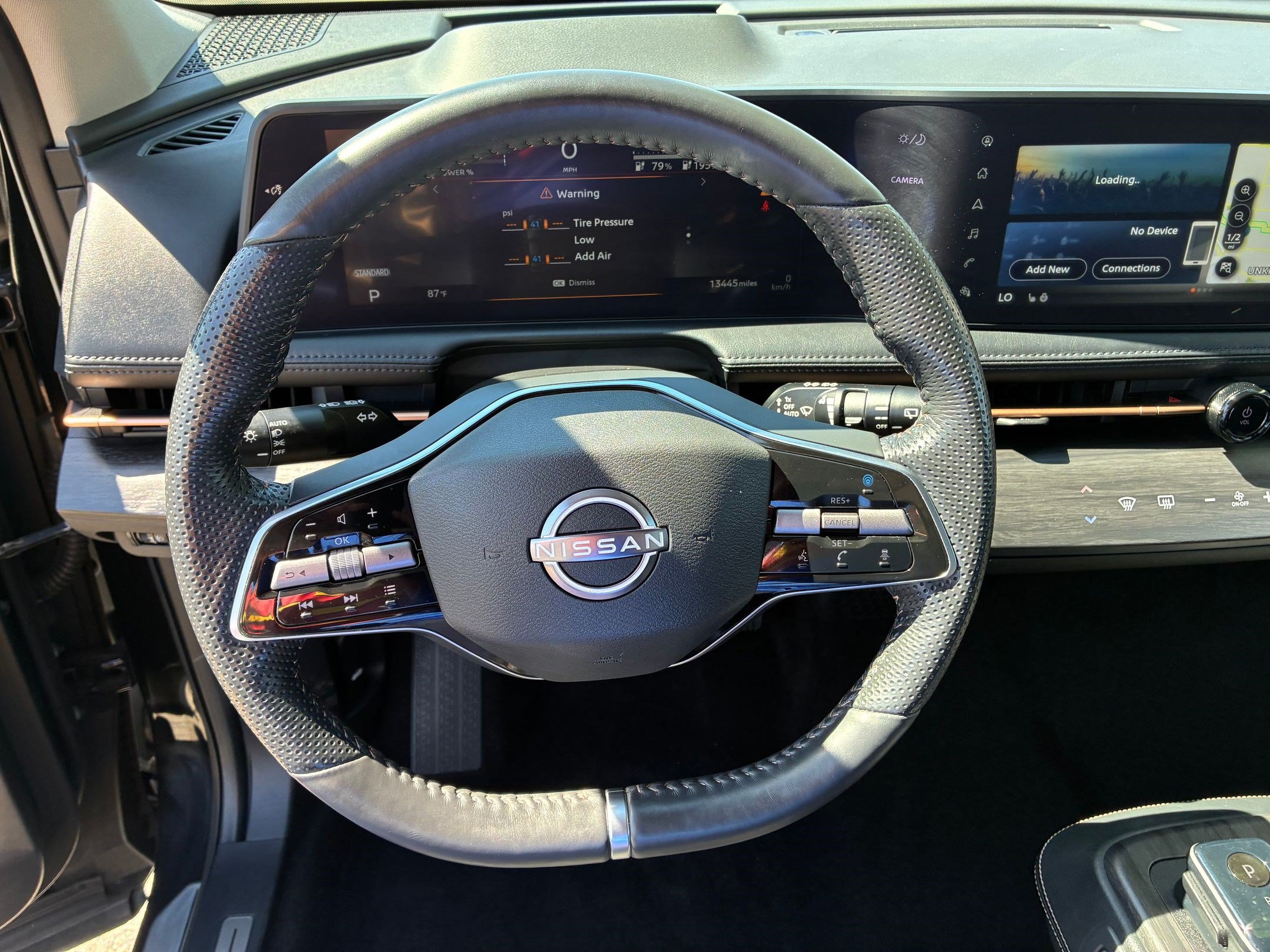 Used 2025 Nissan Ariya AWD image 18
