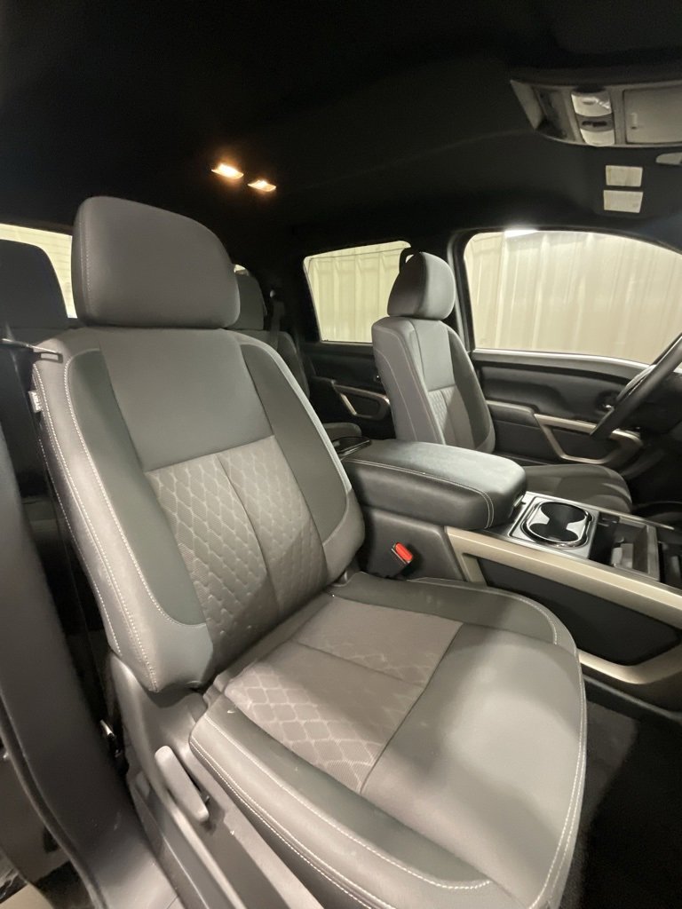Used 2024 Nissan Titan SV w/ SV Bronze Edition Package image 13