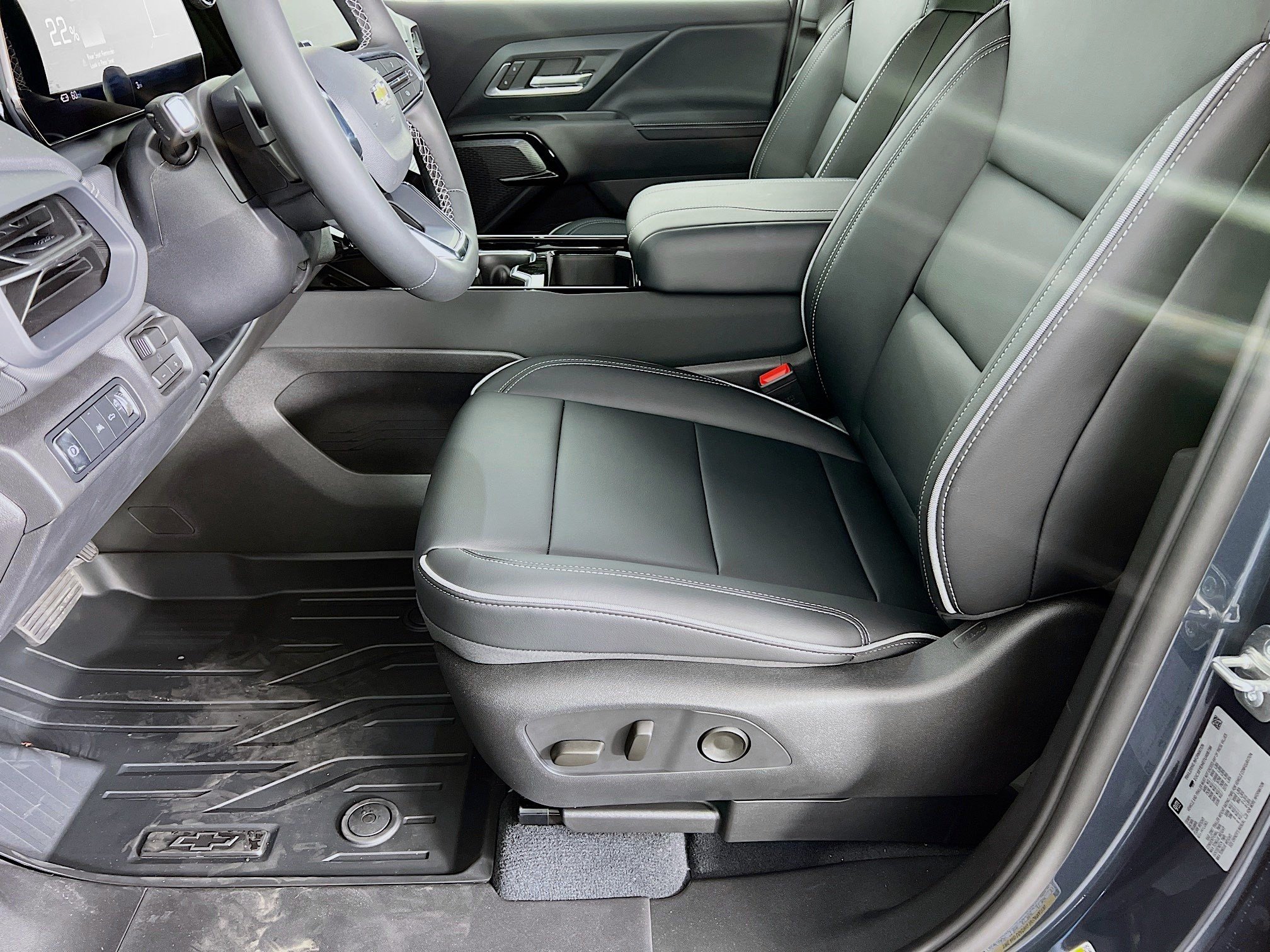 New 2026 Chevrolet Silverado EV LT AWD/4WD image 3