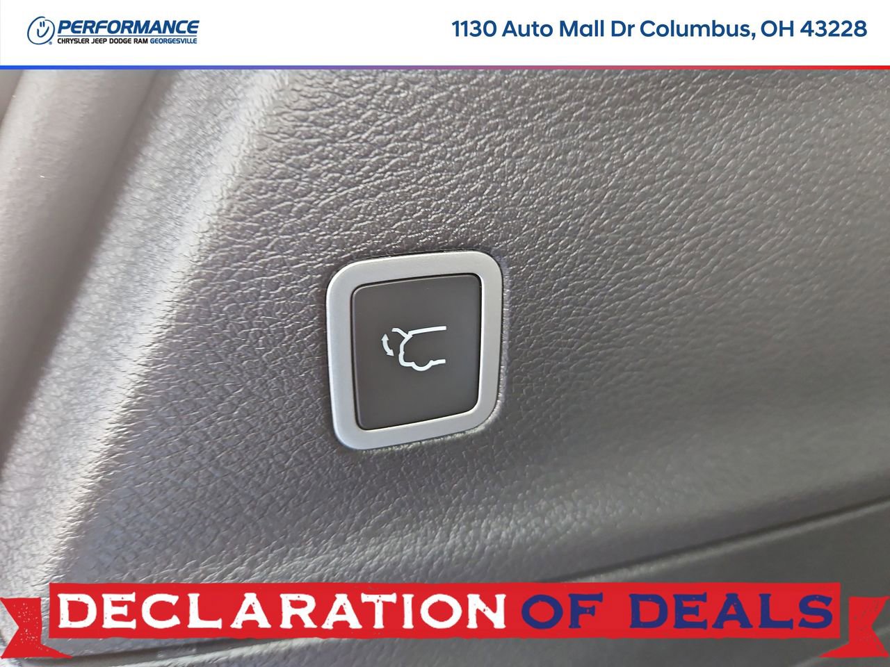 New 2026 Chrysler Pacifica Select w/ S Appearance Package FWD image 12
