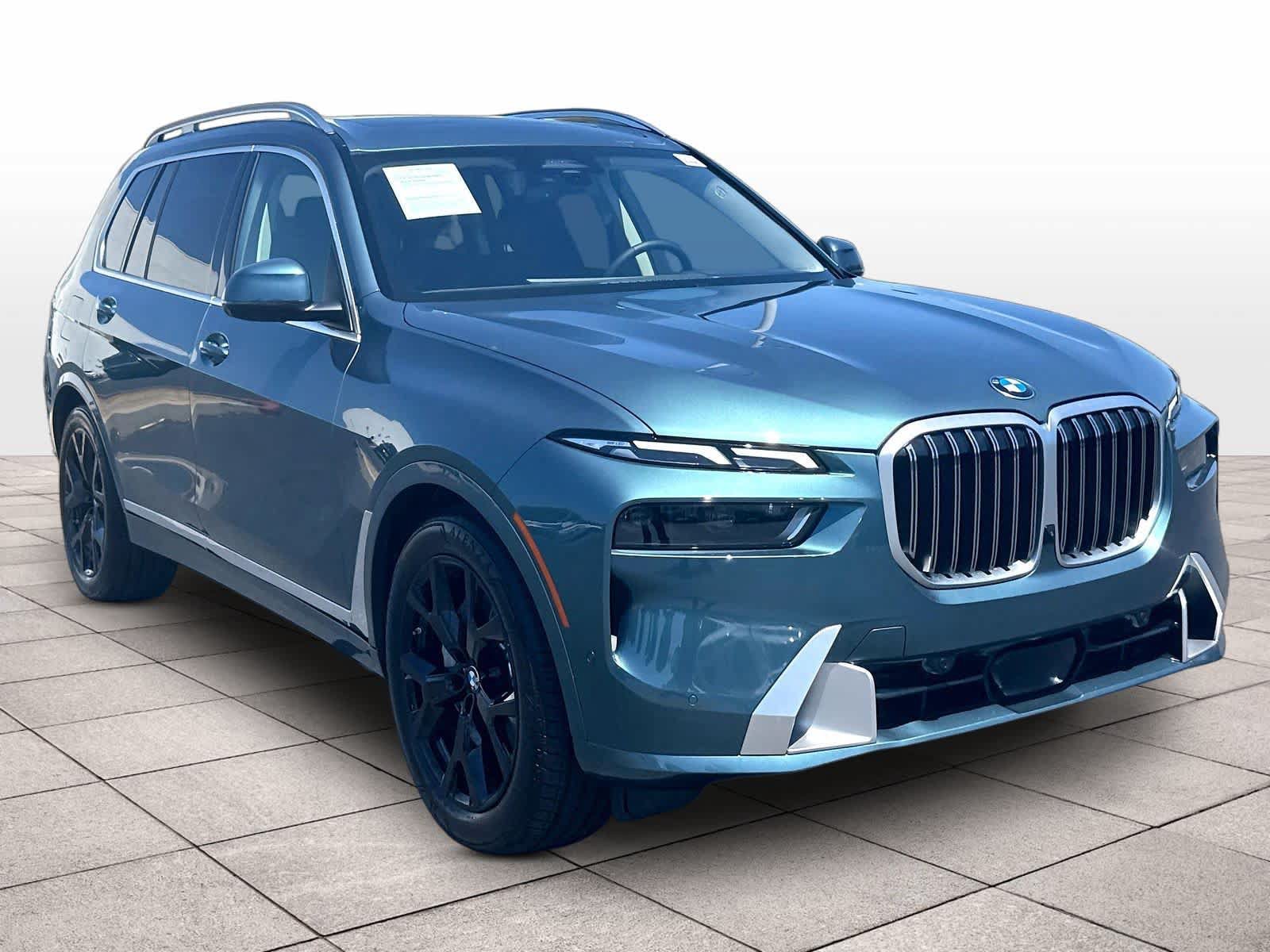 Used 2025 BMW X7 xDrive40i w/ Premium Package AWD/4WD image 3