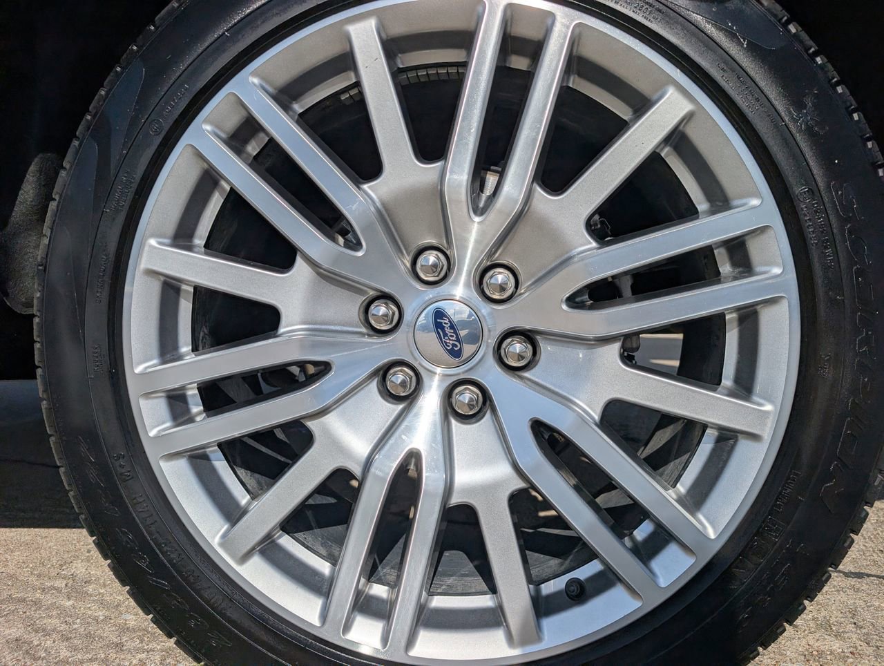 Used 2024 Ford Expedition Limited image 7