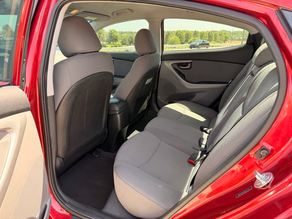 Used 2015 Hyundai Elantra SE w/ Option Group 02 FWD image 30