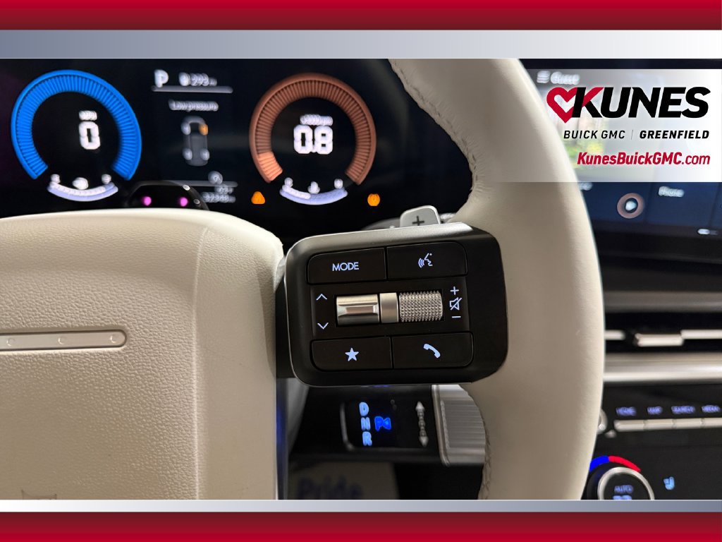 Used 2026 Hyundai Santa Fe SEL FWD image 18