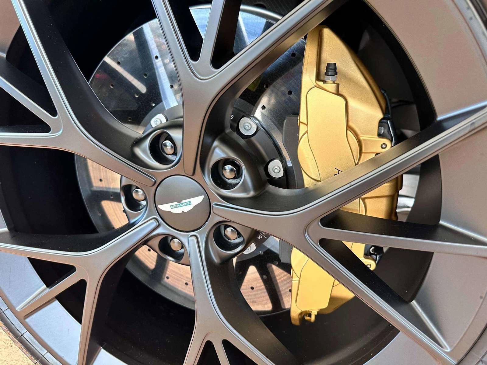 New 2025 Aston Martin DBX 707 image 10