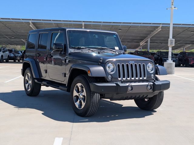 Used 2017 Jeep Wrangler Unlimited Sahara w/ Connectivity Group image 7