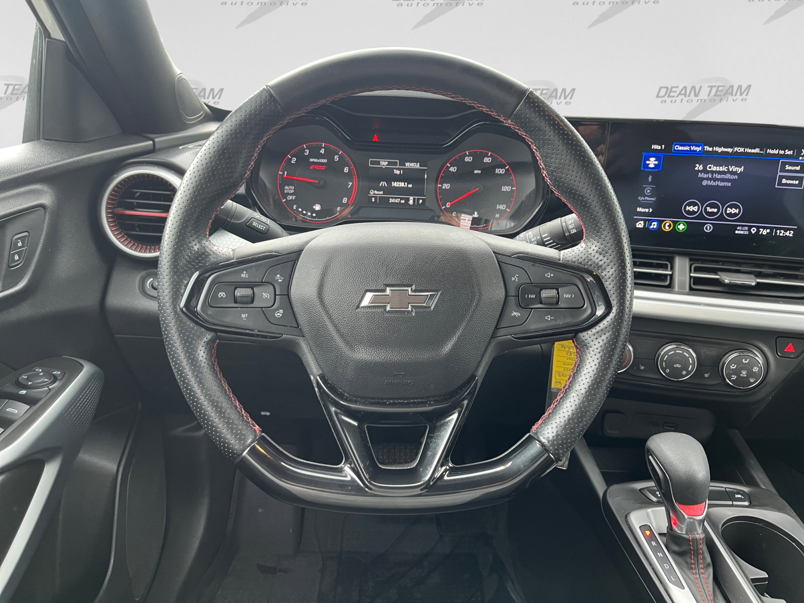Used 2025 Chevrolet Trax RS FWD image 12
