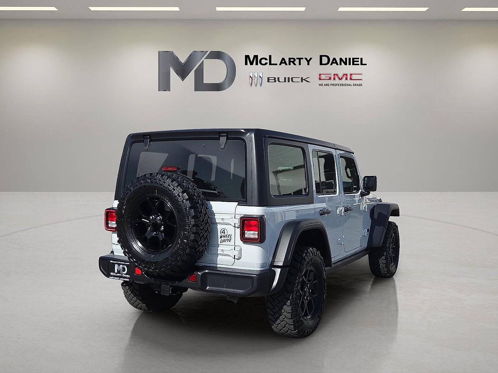 Used 2025 Jeep Wrangler Unlimited Sport AWD/4WD image 14