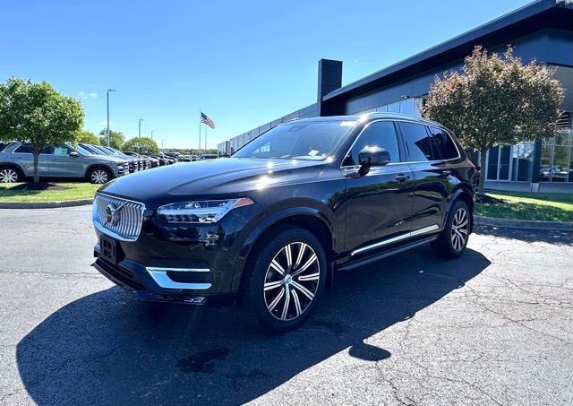 Used 2023 Volvo XC90 B5 Plus w/ Protection Package AWD/4WD image 4