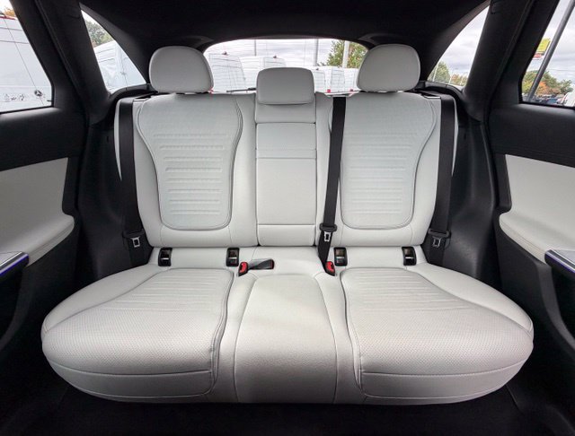 Used 2023 Mercedes-Benz GLC 300 4MATIC image 16
