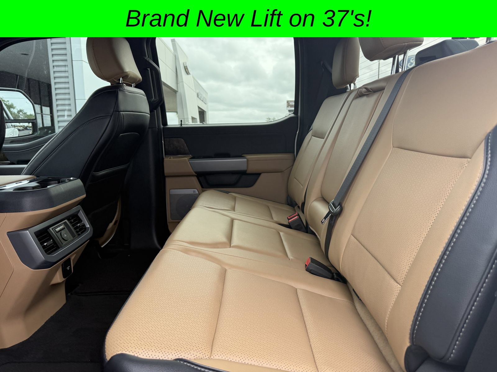 Used 2025 Ford F350 Lariat w/ Lariat Ultimate Package AWD/4WD image 19