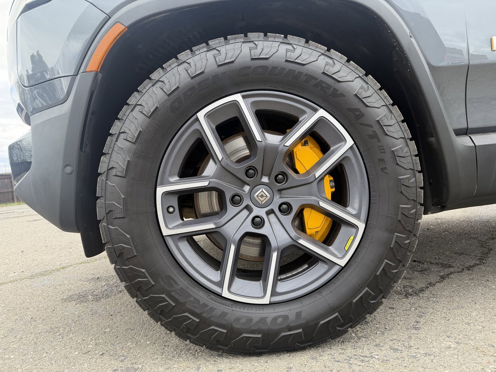 Used 2022 Rivian R1T Launch Edition image 9